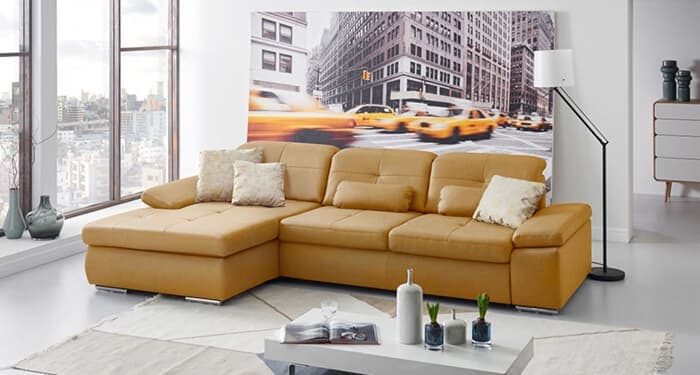 gelbes Sofa