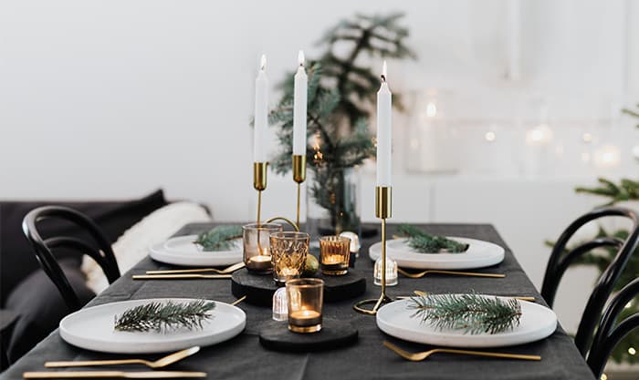 Wohnmagazin: Weihnachtstafel decken