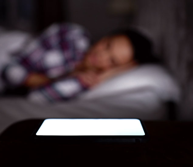 10. Smartphone, Tablet und Computer haben im Schlafzimmer nichts zu suchen.